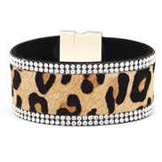 ( khaki leopard print)lady leopard buckle bracelet Korean style original star Street Snap