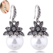 ( white ) fine  Korean style fashion classic earring  concise flowers Pearl temperament woman personality earrings