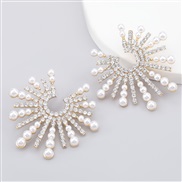 ( white)occidental style high-end sun flower Alloy diamond Rhinestone imitate Pearl earrings woman exaggerating
