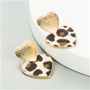 ( white) leopard Alloy heart-shaped Alloy frosting earrings lady occidental style Autumn and Winter style exaggerating E