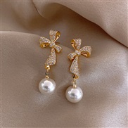 ( Silver needle Gold)silver Korea temperament diamond bow earrings Pearl earring personality all-Purpose arring woman