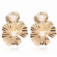 ( Gold) occidental style fashion Metal flowers earrings brief retro Irregular flowers arring womanF