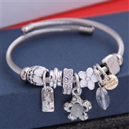 occidental style fashion  Metal all-PurposeD concise sweet flash diamond flowers more elements personality bangle
