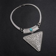 ( Silver+ white)occidental style fashion exaggerating geometry triangle necklace woman short style Collar personality di