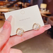 (Egold )silver geometry Pearl earrings woman Korean style brief fashion temperament same style ear stud