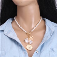(Pearl  necklace  Gold)retro Irregular imitate Pearl necklace  occidental styleins wind beads chain pendant