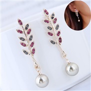 fine  Korean style fashion sweetOL flash diamond branches and leaves Pearl temperament ear stud
