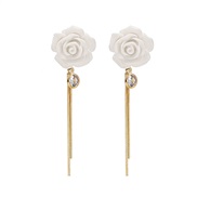 (E )silver  Korean style wind long style white flowers earrings woman fashion temperament tassel Earring woman
