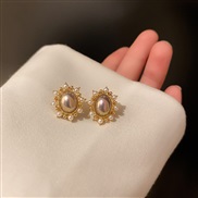 ( Silver needle  Gold)silver Pearl Round ear stud Korea temperament brief Pearl Earringins retro earrings Earring