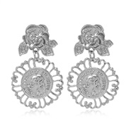 ( White K)brief temperament wind retro palace wind earrings apan and Korea fashion exaggerating Metal flowers earrings