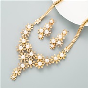 ( Gold)occidental style multilayer Alloy fitting Pearl flowers earrings necklace set fashion personality short style cha