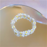 ( Bracelet white)Acrylic white flowers bracelet Koreains small fresh brief super temperament woman
