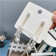 (Pearl )D Irregular Pearl long style tassel earrings sweet Ladies Korean style Ladies earring