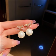 ( Silver needle  white) gold silver zircon bow earringsins Korea big Pearl earring fashion Earring woman