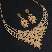 ( Gold)occidental style fashion exaggerating Alloy necklace set personality hollow Leaf short style clavicle chain