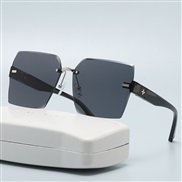 ( Black frame  Black grey  Lens )Korean style Sunglasses woman high cloverns side cut personality fashion sunglass