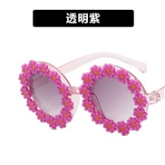 ( transparent purple )ns small fresh dasy chldren sunglass woman ant-ultravolet fashon lovely Sunglasses