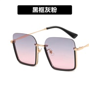 ( Black frame  gray  pink)retro black Sunglasses woman square ant-ultravolet sunglass