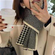 ( black  apricot)classic Word pattern houndstooth scarf woman autumn Winter Double surface splice thick woolen knitting