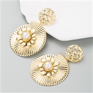 (gold )occidental style creative geometry Shells Alloy earrings woman exaggerating all-Purpose embed Pearl long style e