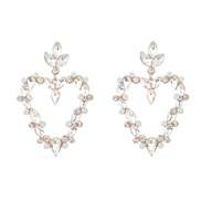 ( white)earrings Alloy diamond Rhinestone heart-shaped earrings woman occidental style exaggerating colorful diamond ea