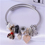 Fashion Metal Versatile Pand DL Simple Triangle Shell Pendant Multi element Accessories Personality Bracelet