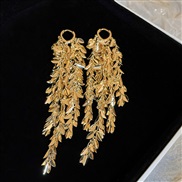 (  Gold)occidental style leaves tassel buckle personality temperament fashion high earrings earring Metal wind Earring 