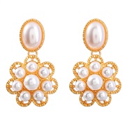 ( white)occidental style exaggerating trend temperament Alloy embed Pearl resin flowers earrings woman retro elegant ea