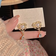 (A575gold ~ Silver needle)Korea Pearl love ear stud sweet diamond bow earrings palace wind Earring fashion elegant
