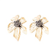 ( transparent)exaggerating wind hollow Metal flowers earrings occidental style beads flowers Earring