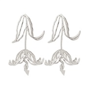 ( Silver)occidental style retro palace temperament three-dimensional tulip earrings long style hollow Metal leaves flow