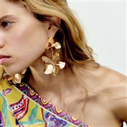 ( Gold)E exaggerating geometry flowers earrings  Metal wind samll personality three-dimensional earring
