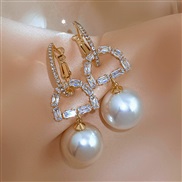 ( Silver needle  whitePearl D)silver fashion Rhinestone zircon WordD Pearl earring occidental styleins fashion temperam