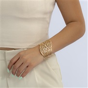 ( Gold 1112)occidental style  brief opening surface bangle  samll retro hollow leaves bracelet