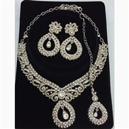 ( white)white Rhinestone necklace earrings chain three  bride wedding setewelry set