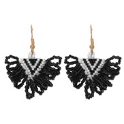 (B Style black)Bohemia wind triangle earrings woman  handmade beads romantic Shells pendant arring