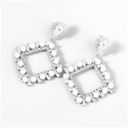 ( Silver)fashion creative Alloy diamond zircon embed Pearl rhombus earrings woman trend super arringearrings