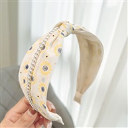 ( Beige Pearl )Korean style fashion new eadband pure color Cloth samll floral head lady Pearl chain eadbandF