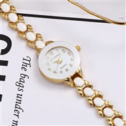 (Gold)fashon trend Bracelets watch woman student quartz watch-face dgt bref cat temperament watch woman