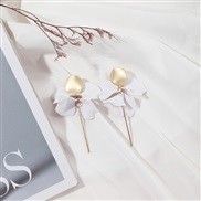 ( white)fashion exaggerating high petal Leaf earrings original Earring woman