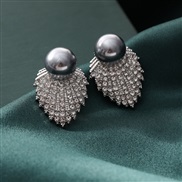 ( grayS2846)brief retro diamond Pearl earrings woman fashion samll all-Purpose ear stud Earring