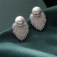 ( whiteS2846 1)brief retro diamond Pearl earrings woman fashion samll all-Purpose ear stud Earring
