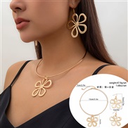 ( 3  Gold 4619)occidental style brief flowers pendant Collar woman personality Metal hollow big flower