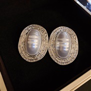 ( Silver needle  Silver Ellipse)retro samll Metal Pearl Oval silver ear stud high temperament fashion earrings woman