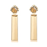 ( Gold)Autumn and Winter occidental style exaggerating earrings woman gold surface Alloy earring temperament Street Sna