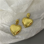 ( Gold)occidental style personality exaggerating wind Metal surface big love earrings temperament Street Snap ear stud