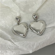 ( Silver)occidental style personality exaggerating wind Metal surface big love earrings temperament Street Snap ear stud