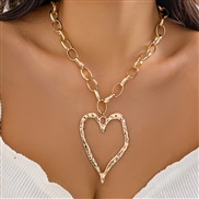 ( 6  Gold 6112)occidental style  exaggerating Metal big love necklace  twining velvet Peach heart