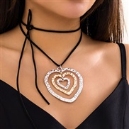 (1   Mixed color 6124)occidental style  exaggerating Metal big love necklace  twining velvet Peach heart