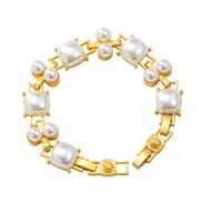 ( Bracelet)Autumn and Winter Alloy embed Pearl earrings bracelet necklace set lady trend temperament occidental style